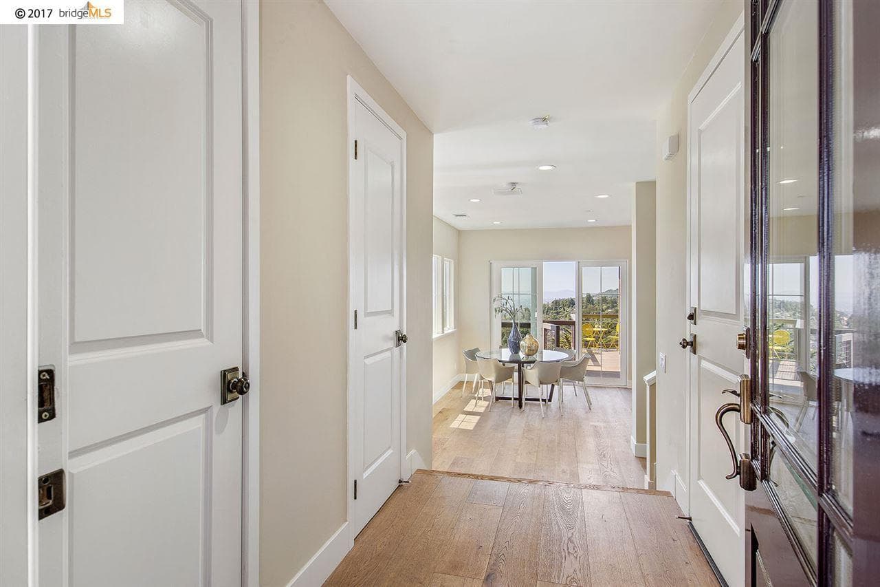 Foyer and entryway painting